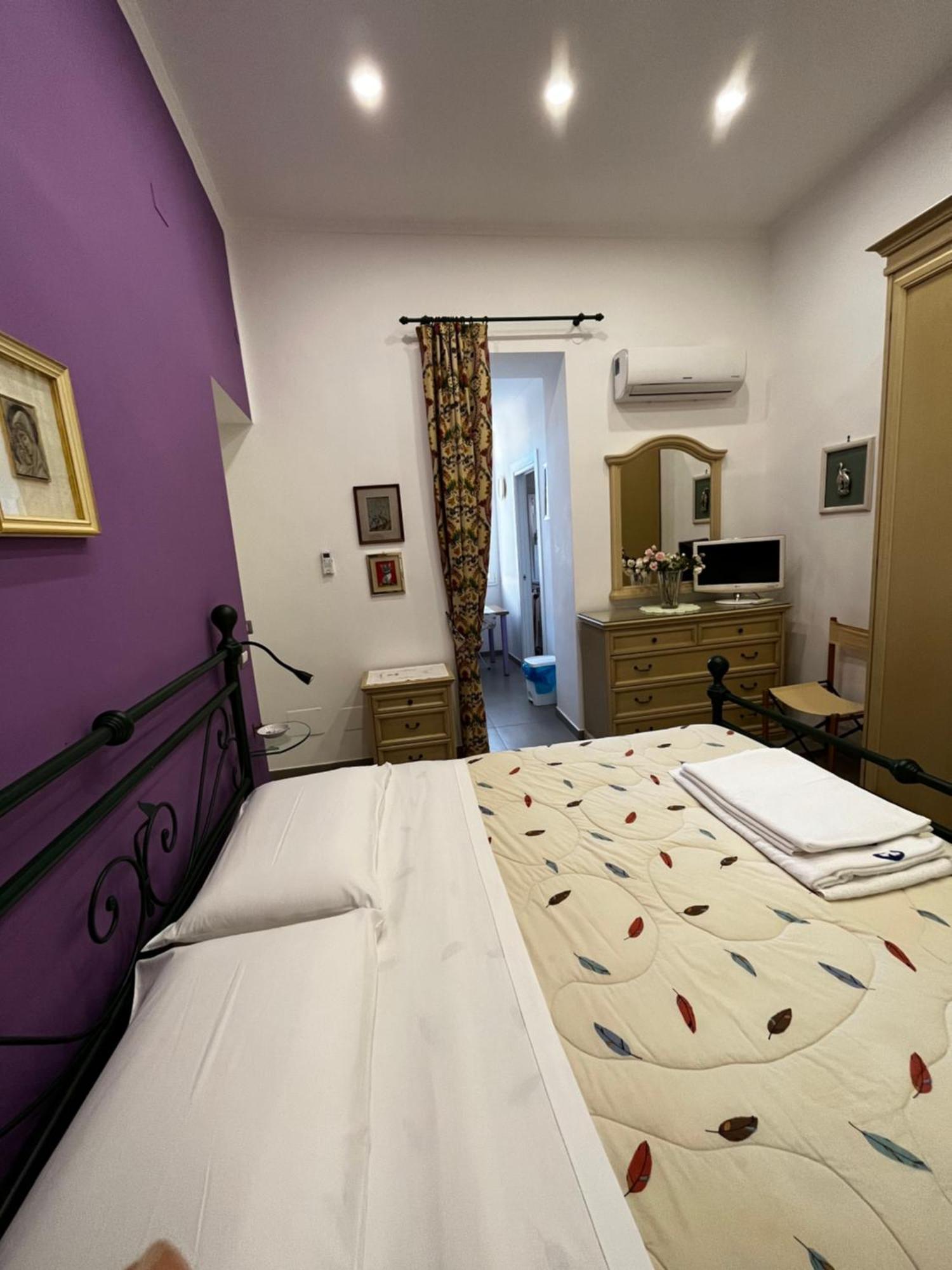 In Pieno Centro Storico - La Casa Di Anna Naples